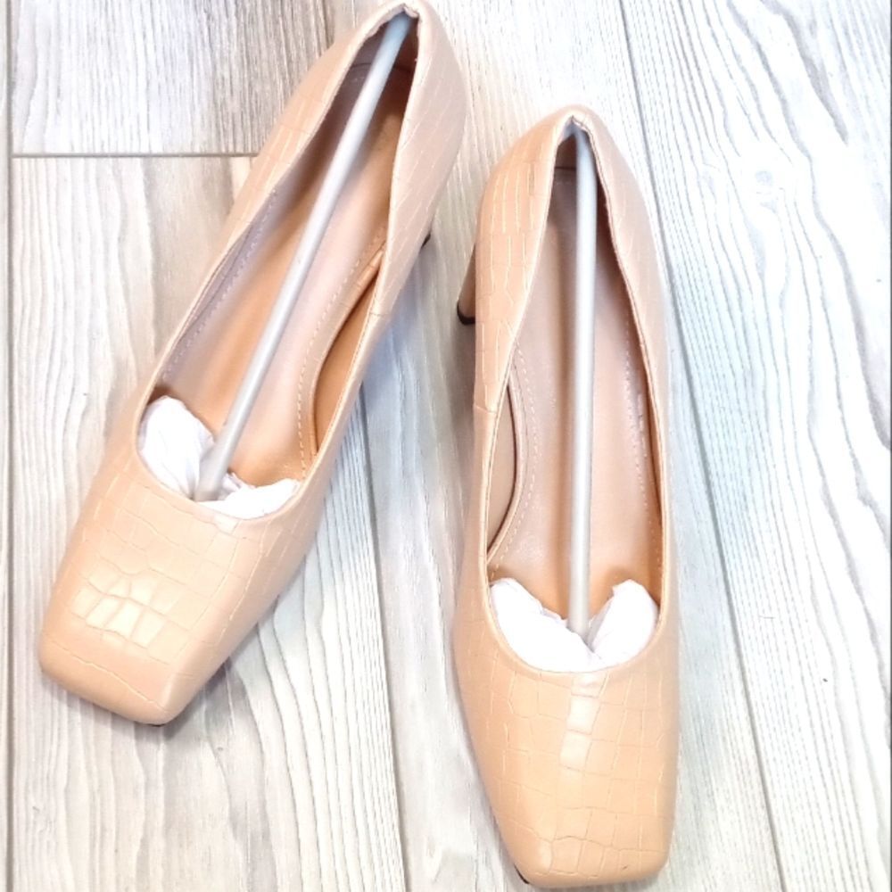 (28-3928)  Coutgo Pump Sz 7